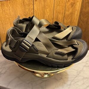 Keen Men Zerraport Trail Forest Green Adventure Sandals Size 10